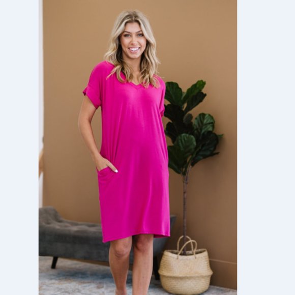 A Classy Chic Boutique Dresses & Skirts - Natural Beauty Full Size Run T-Shirt Dress with Pockets in Magenta